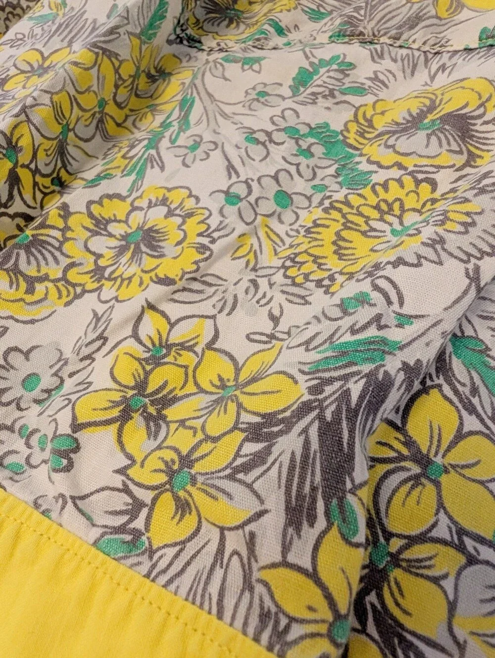 VINTAGE 1950 Floral Apron Tie-Waist Cotton Traditional Yellow Green White 21